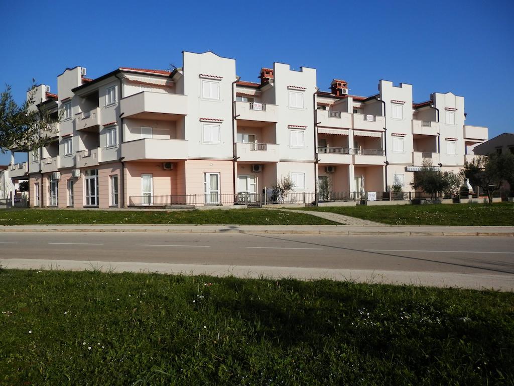 Apartments Nautica Новиград Экстерьер фото